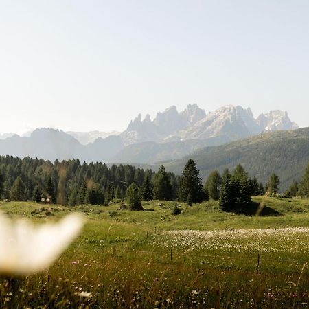 Hotel Al Lago Soraga di Fassa Exterior foto