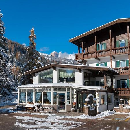 Hotel Al Lago Soraga di Fassa Exterior foto