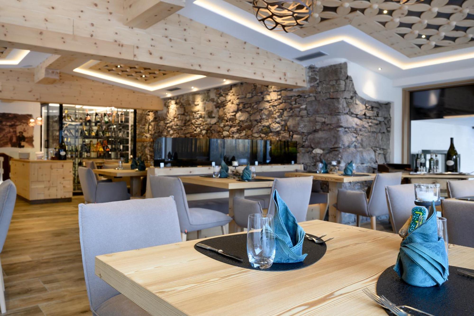 Hotel Al Lago Soraga di Fassa Exterior foto