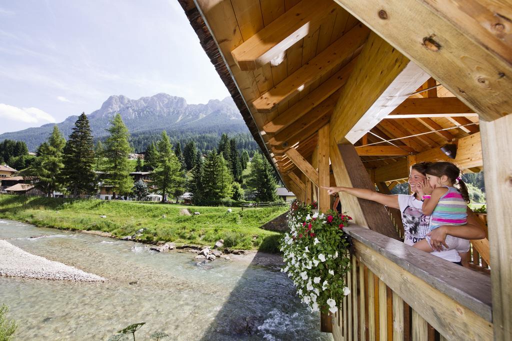 Hotel Al Lago Soraga di Fassa Exterior foto