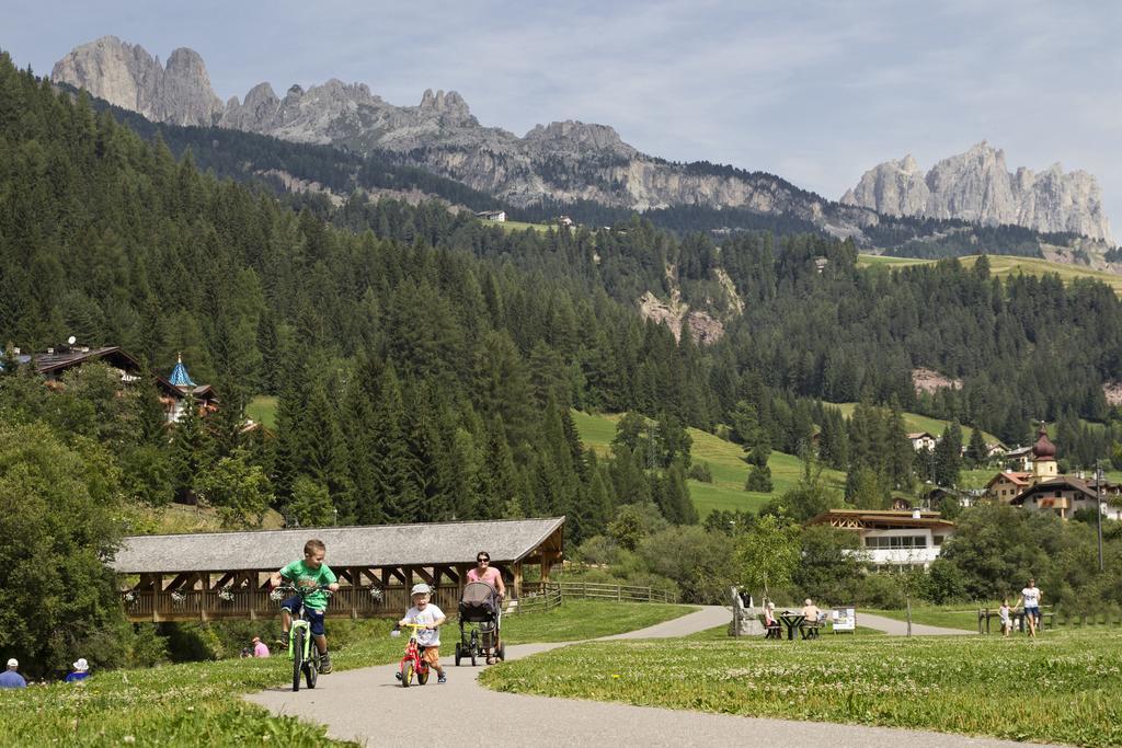 Hotel Al Lago Soraga di Fassa Exterior foto